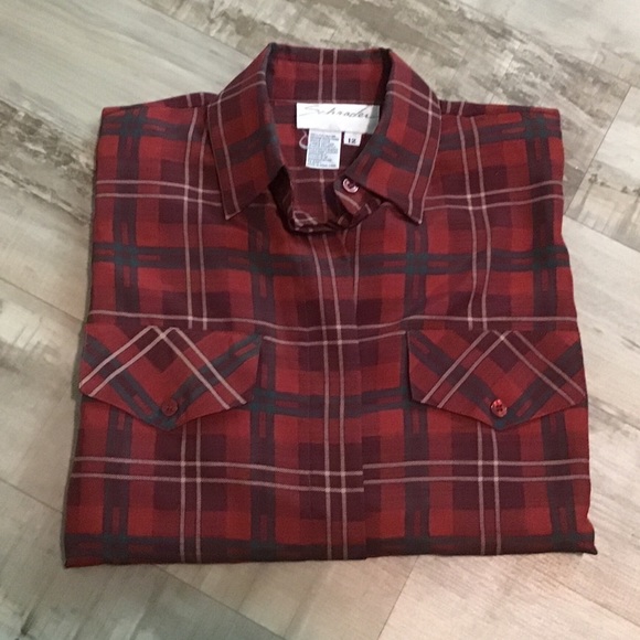 Schrader loose fit blouse.  Red and green plaid. - Picture 1 of 7